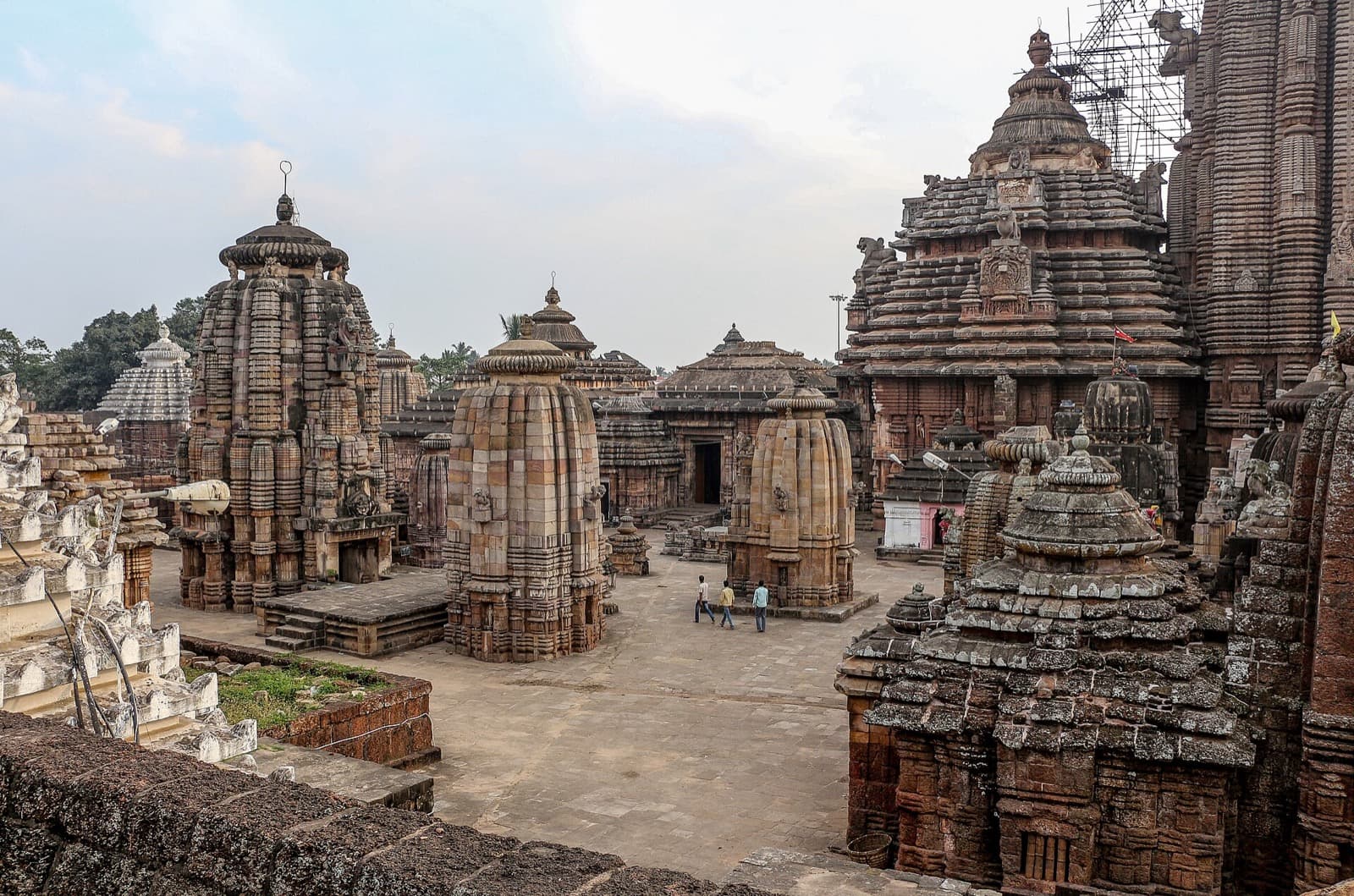 Lingaraj Temple at Bhubaneswar, Odisha — Kolkata to Bhubaneswar taxi booking