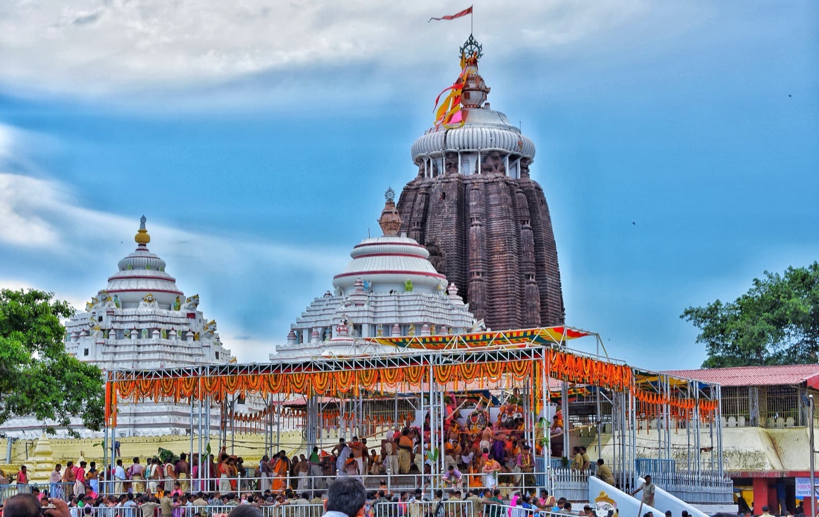 Jagannath Temple at Puri, Odisha — Kolkata to Puri taxi service