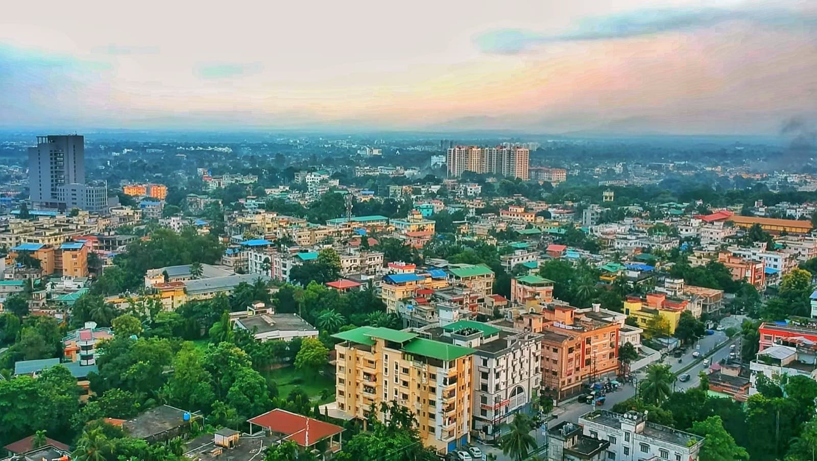 Siliguri corridor and tea gardens in North Bengal — Kolkata to Siliguri cab service
